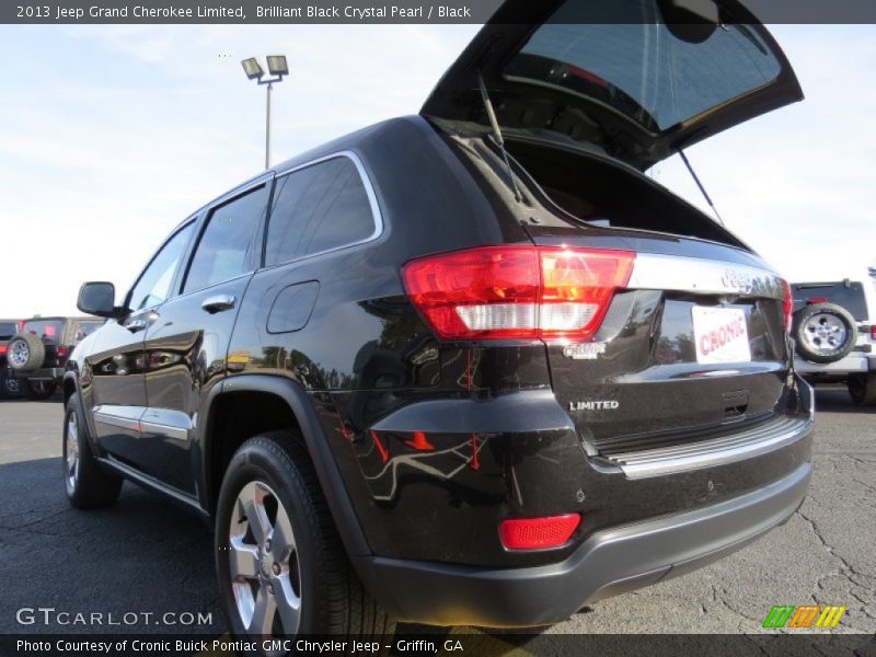 Brilliant Black Crystal Pearl / Black 2013 Jeep Grand Cherokee Limited