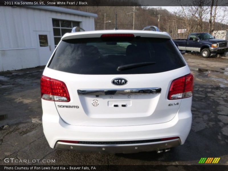 Snow White Pearl / Black 2011 Kia Sorento SX V6