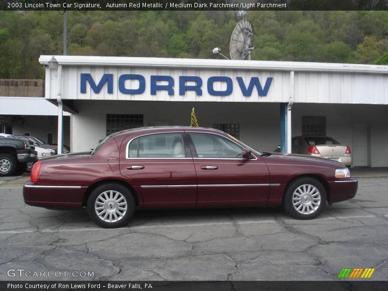 Autumn Red Metallic / Medium Dark Parchment/Light Parchment 2003 Lincoln Town Car Signature