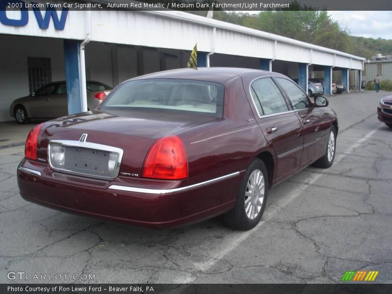 Autumn Red Metallic / Medium Dark Parchment/Light Parchment 2003 Lincoln Town Car Signature