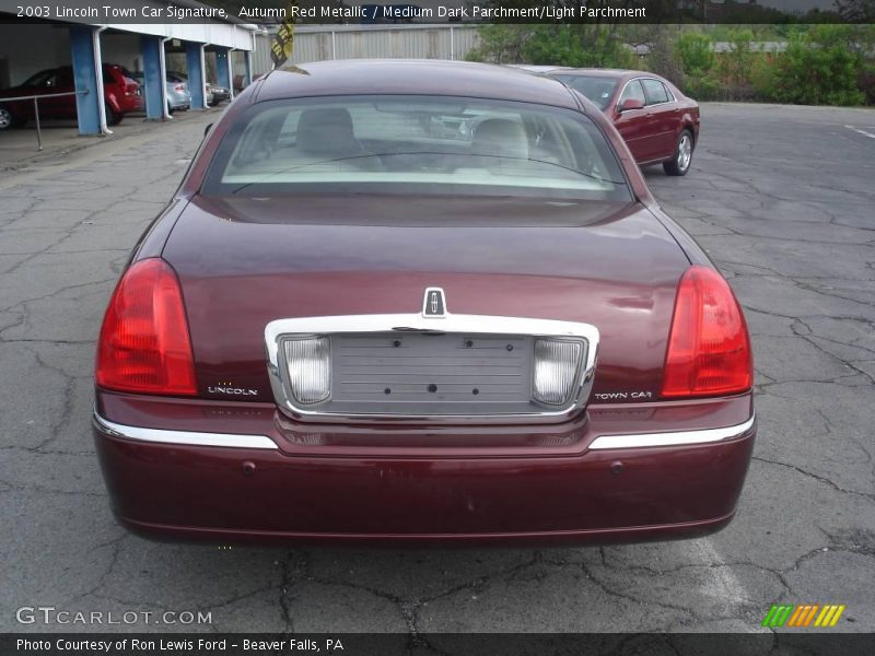 Autumn Red Metallic / Medium Dark Parchment/Light Parchment 2003 Lincoln Town Car Signature
