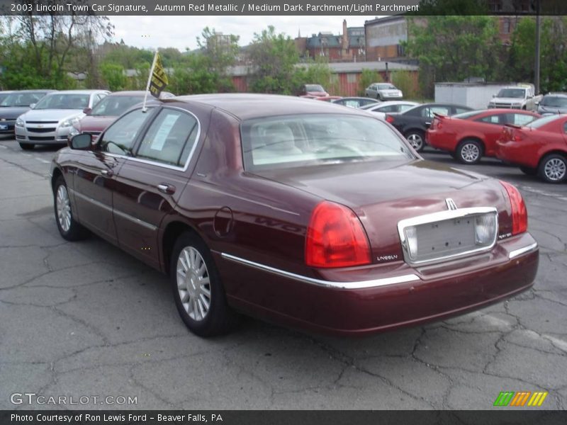 Autumn Red Metallic / Medium Dark Parchment/Light Parchment 2003 Lincoln Town Car Signature