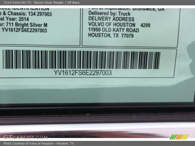 Electric Silver Metallic / Off Black 2014 Volvo S60 T5