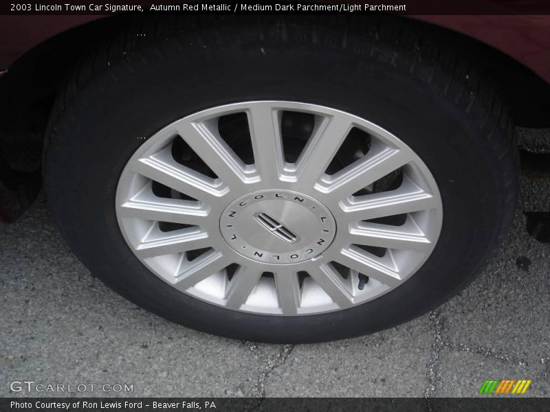 Autumn Red Metallic / Medium Dark Parchment/Light Parchment 2003 Lincoln Town Car Signature