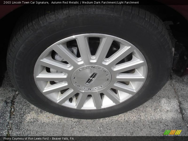 Autumn Red Metallic / Medium Dark Parchment/Light Parchment 2003 Lincoln Town Car Signature