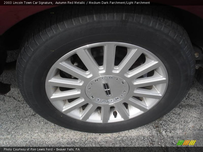 Autumn Red Metallic / Medium Dark Parchment/Light Parchment 2003 Lincoln Town Car Signature