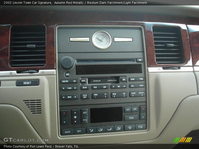 Autumn Red Metallic / Medium Dark Parchment/Light Parchment 2003 Lincoln Town Car Signature