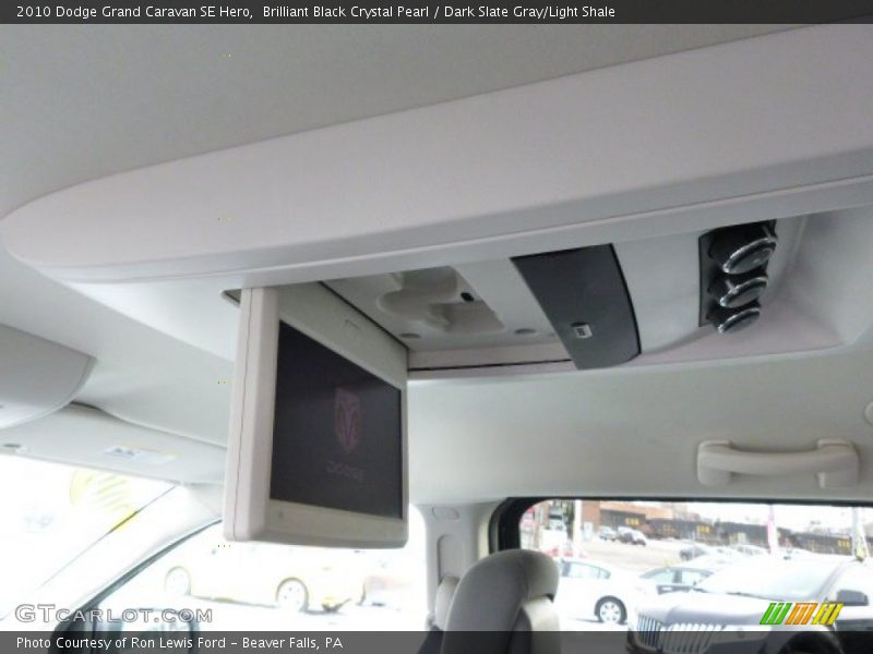 Brilliant Black Crystal Pearl / Dark Slate Gray/Light Shale 2010 Dodge Grand Caravan SE Hero