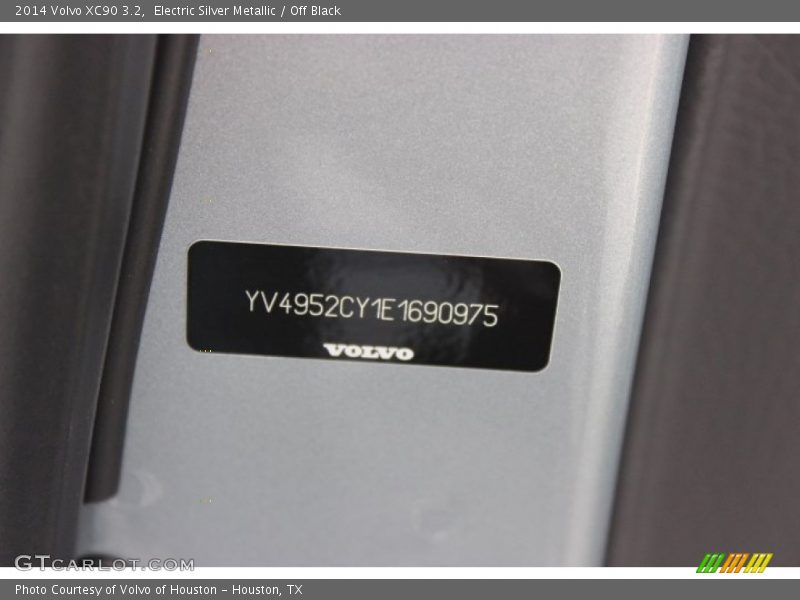 Electric Silver Metallic / Off Black 2014 Volvo XC90 3.2