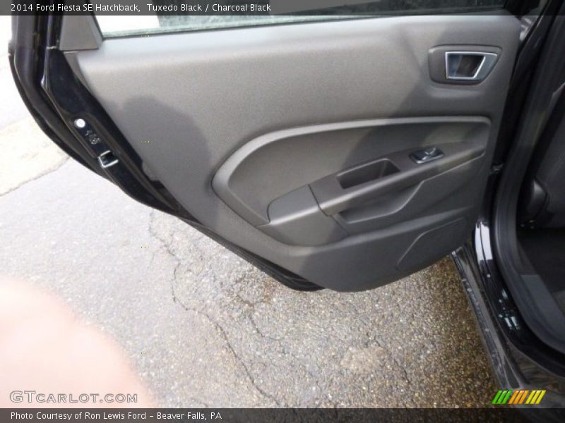 Tuxedo Black / Charcoal Black 2014 Ford Fiesta SE Hatchback