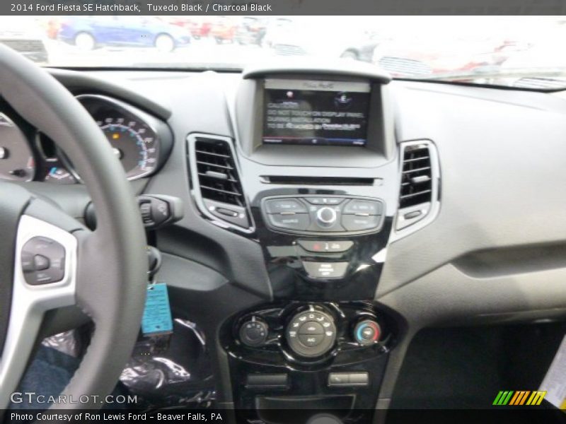 Tuxedo Black / Charcoal Black 2014 Ford Fiesta SE Hatchback