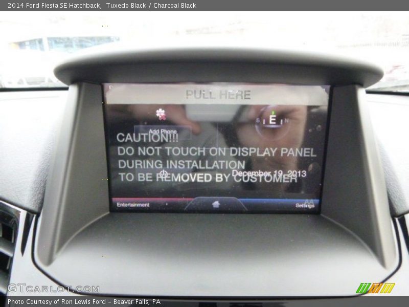 Tuxedo Black / Charcoal Black 2014 Ford Fiesta SE Hatchback