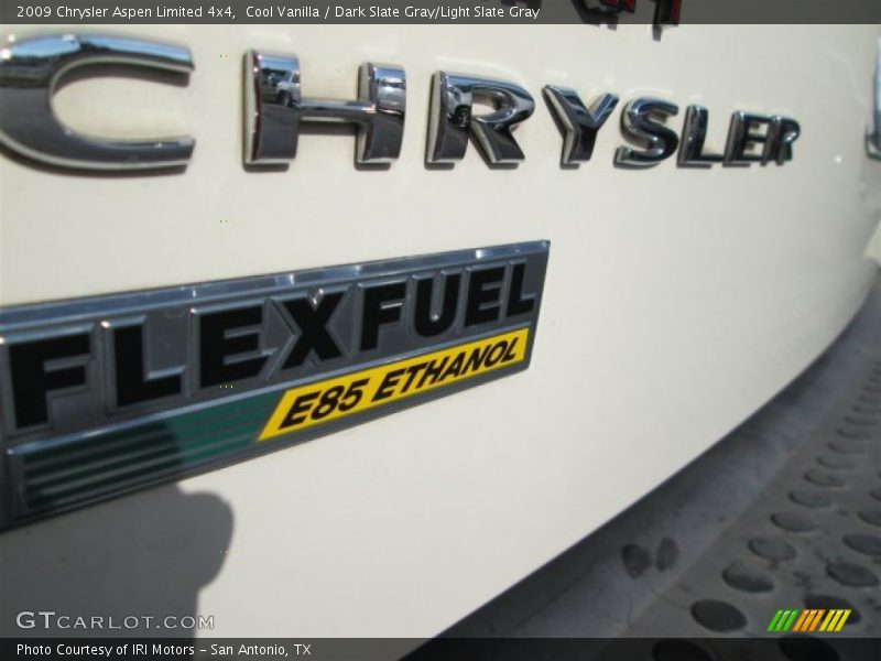 Cool Vanilla / Dark Slate Gray/Light Slate Gray 2009 Chrysler Aspen Limited 4x4