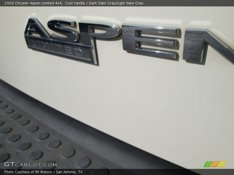 Cool Vanilla / Dark Slate Gray/Light Slate Gray 2009 Chrysler Aspen Limited 4x4