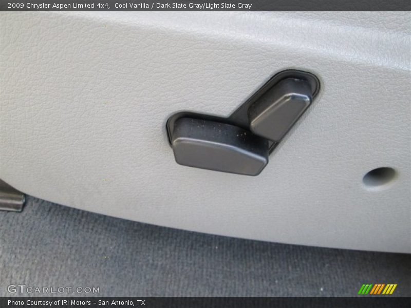 Cool Vanilla / Dark Slate Gray/Light Slate Gray 2009 Chrysler Aspen Limited 4x4