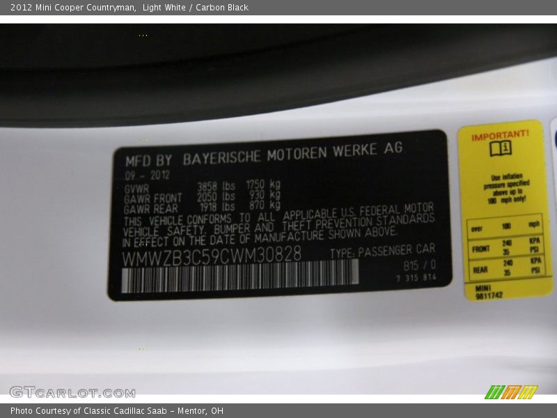 Light White / Carbon Black 2012 Mini Cooper Countryman