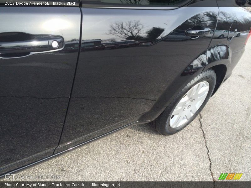 Black / Black 2013 Dodge Avenger SE