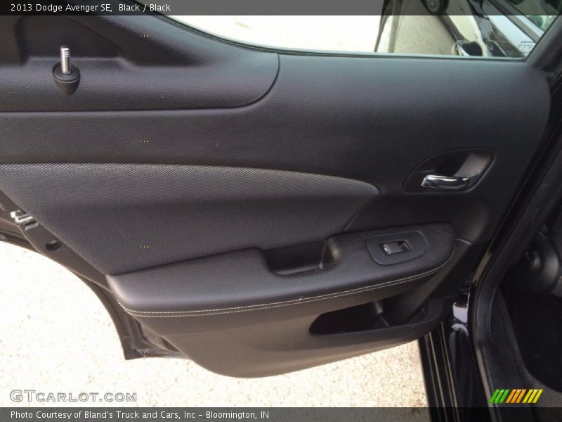 Black / Black 2013 Dodge Avenger SE