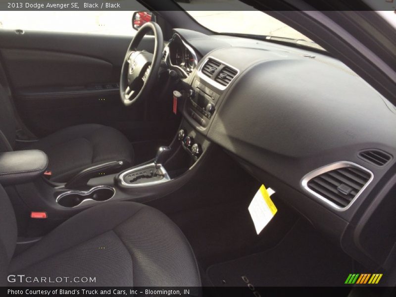 Black / Black 2013 Dodge Avenger SE