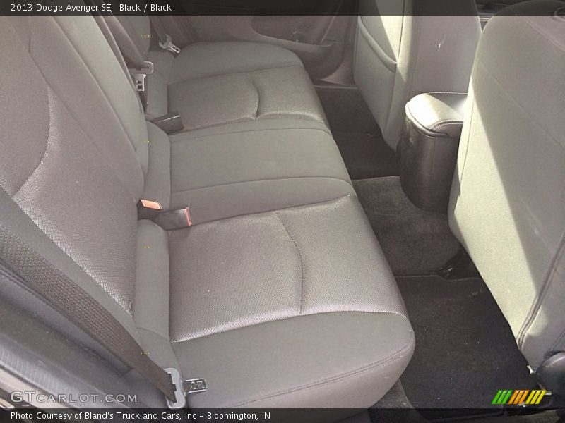 Black / Black 2013 Dodge Avenger SE