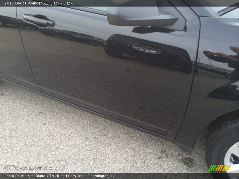 Black / Black 2013 Dodge Avenger SE