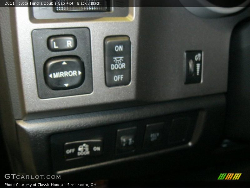 Black / Black 2011 Toyota Tundra Double Cab 4x4