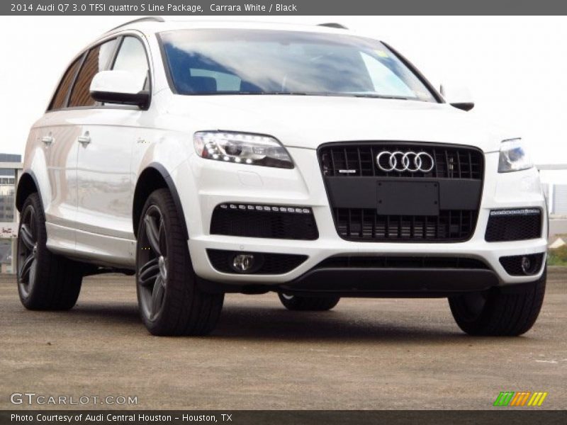 Front 3/4 View of 2014 Q7 3.0 TFSI quattro S Line Package
