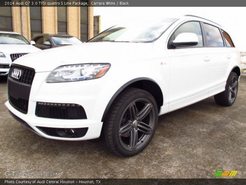 Front 3/4 View of 2014 Q7 3.0 TFSI quattro S Line Package