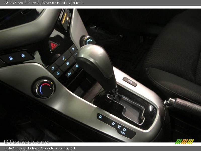 Silver Ice Metallic / Jet Black 2012 Chevrolet Cruze LT