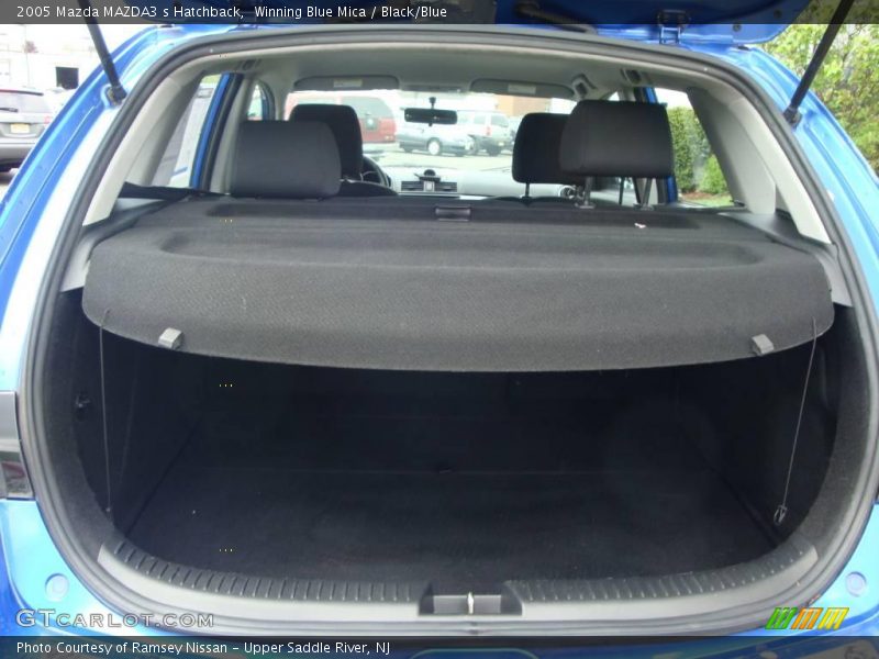 Winning Blue Mica / Black/Blue 2005 Mazda MAZDA3 s Hatchback