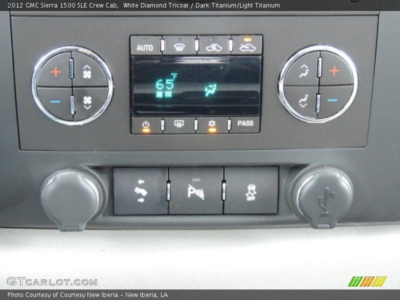 White Diamond Tricoat / Dark Titanium/Light Titanium 2012 GMC Sierra 1500 SLE Crew Cab