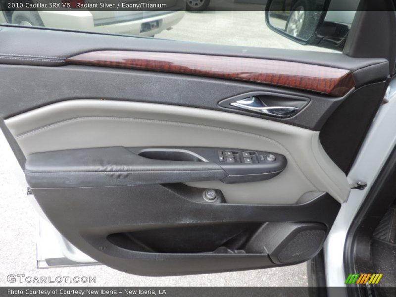 Radiant Silver / Ebony/Titanium 2010 Cadillac SRX V6