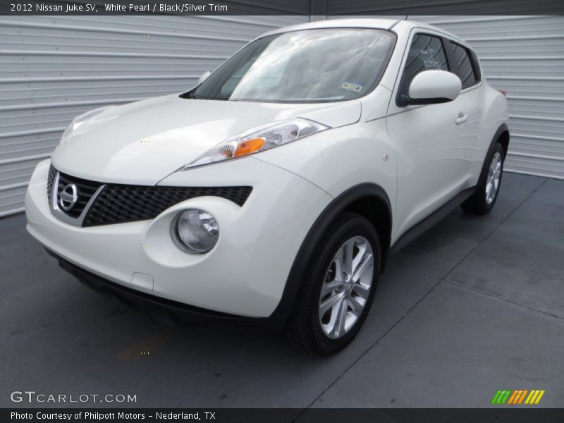 White Pearl / Black/Silver Trim 2012 Nissan Juke SV