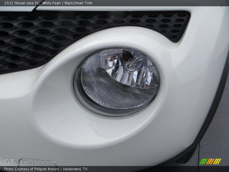 White Pearl / Black/Silver Trim 2012 Nissan Juke SV