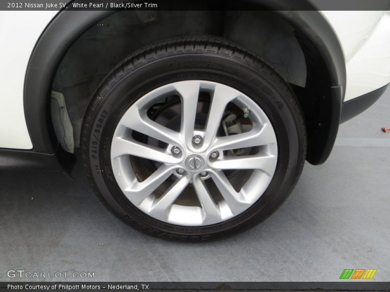 White Pearl / Black/Silver Trim 2012 Nissan Juke SV