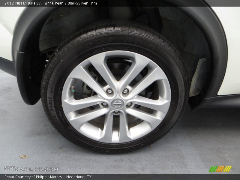White Pearl / Black/Silver Trim 2012 Nissan Juke SV