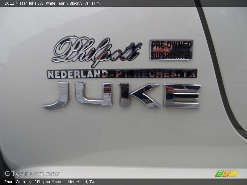 White Pearl / Black/Silver Trim 2012 Nissan Juke SV