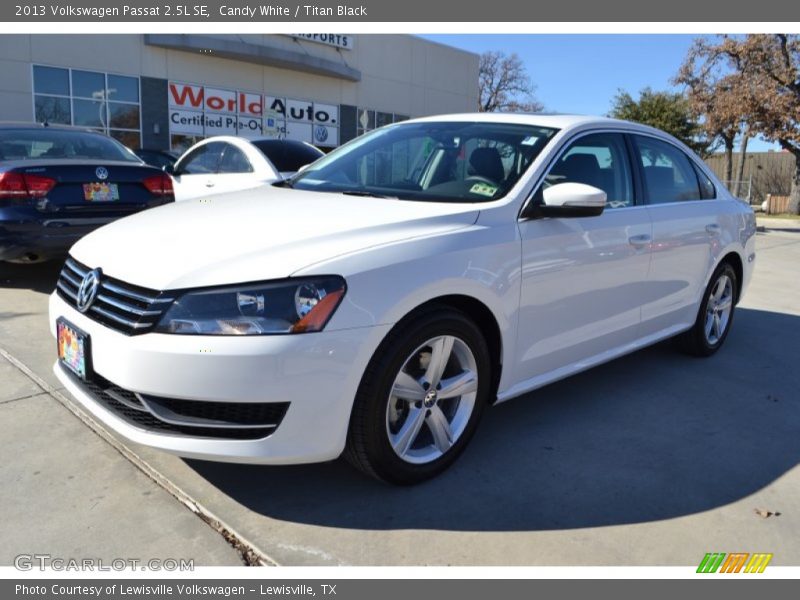Candy White / Titan Black 2013 Volkswagen Passat 2.5L SE