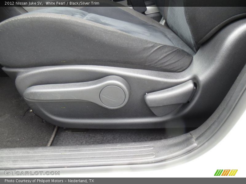 White Pearl / Black/Silver Trim 2012 Nissan Juke SV