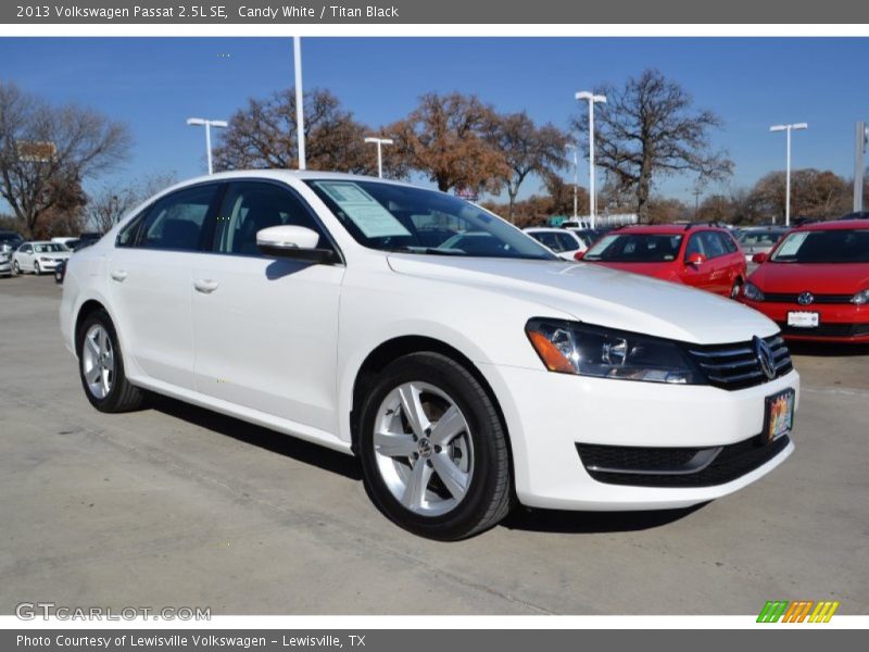 Candy White / Titan Black 2013 Volkswagen Passat 2.5L SE