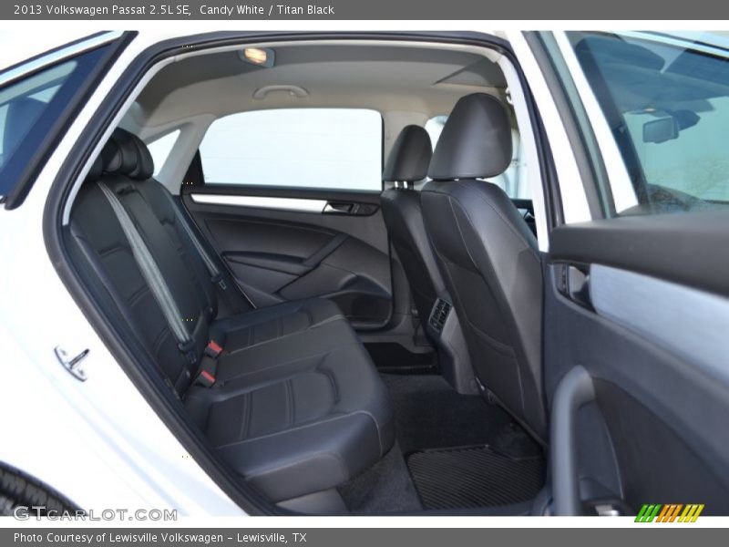 Candy White / Titan Black 2013 Volkswagen Passat 2.5L SE