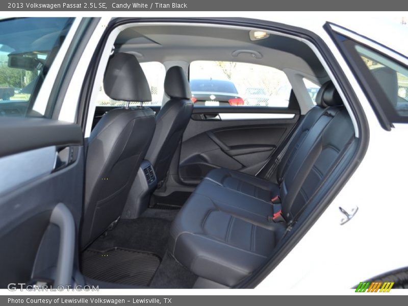 Candy White / Titan Black 2013 Volkswagen Passat 2.5L SE