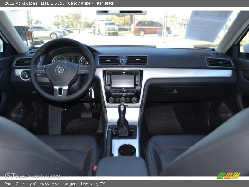 Candy White / Titan Black 2013 Volkswagen Passat 2.5L SE