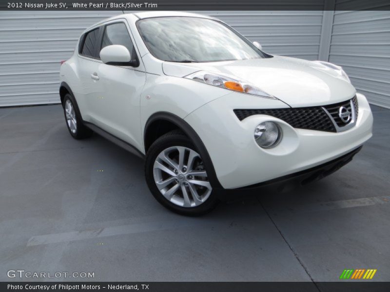 White Pearl / Black/Silver Trim 2012 Nissan Juke SV