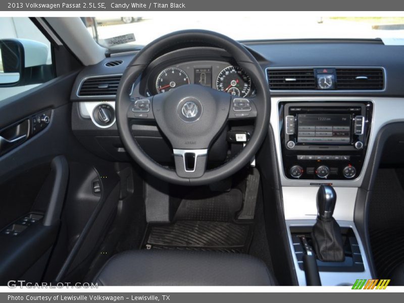 Candy White / Titan Black 2013 Volkswagen Passat 2.5L SE