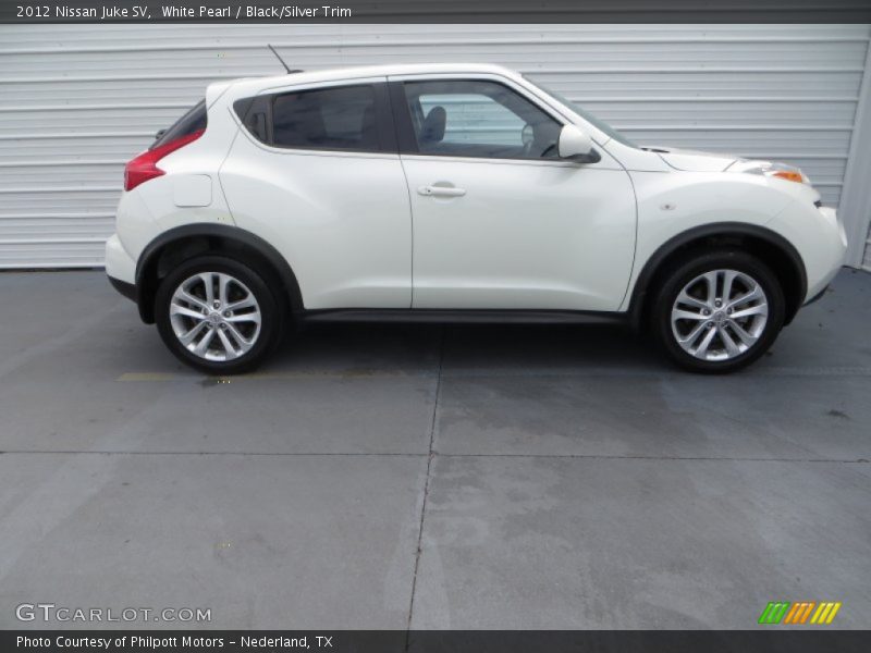 White Pearl / Black/Silver Trim 2012 Nissan Juke SV