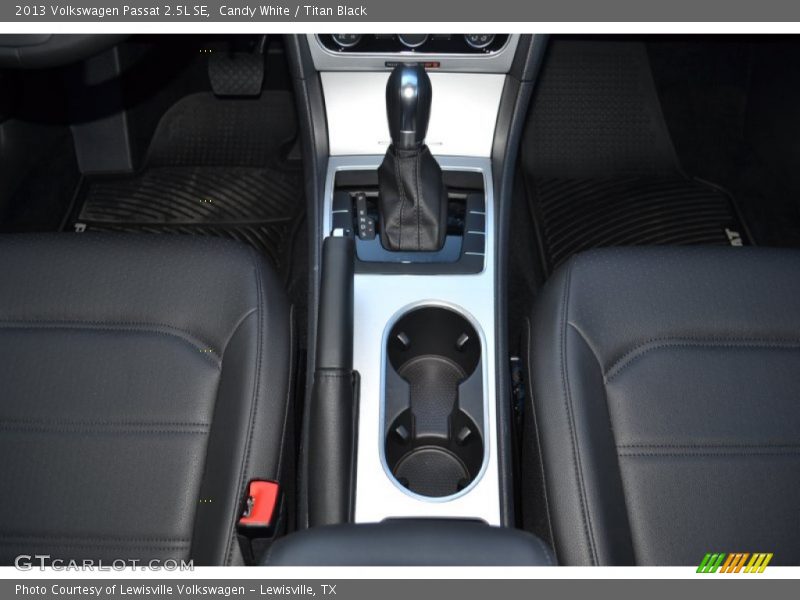 Candy White / Titan Black 2013 Volkswagen Passat 2.5L SE