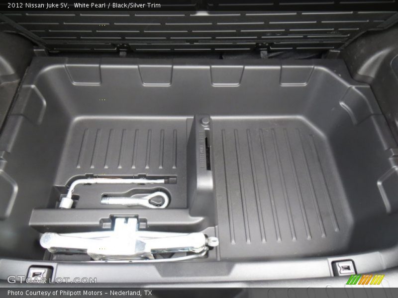 White Pearl / Black/Silver Trim 2012 Nissan Juke SV