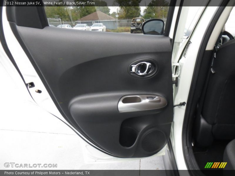 White Pearl / Black/Silver Trim 2012 Nissan Juke SV