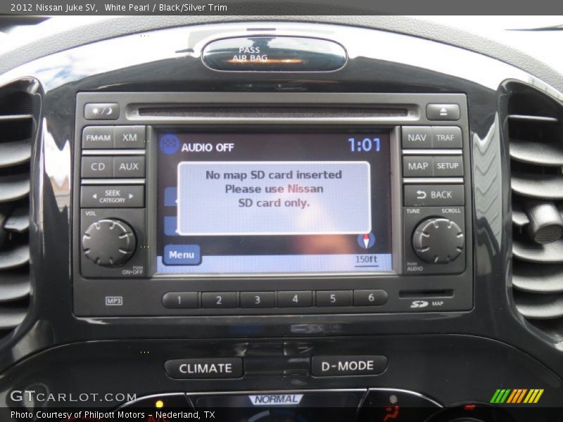 White Pearl / Black/Silver Trim 2012 Nissan Juke SV